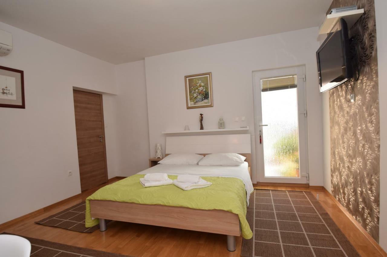 Apartment Smokrovic Starigrad Paklenica Exterior photo